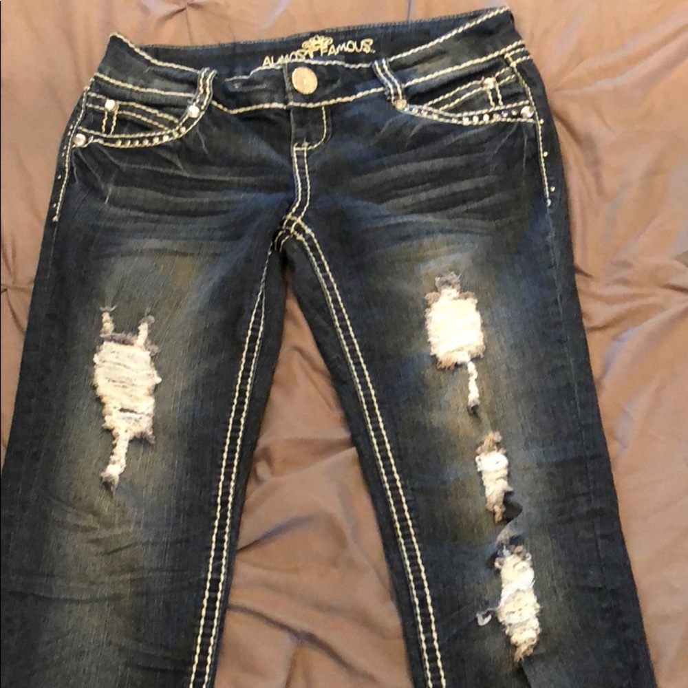 Distressed skinny jeans 7